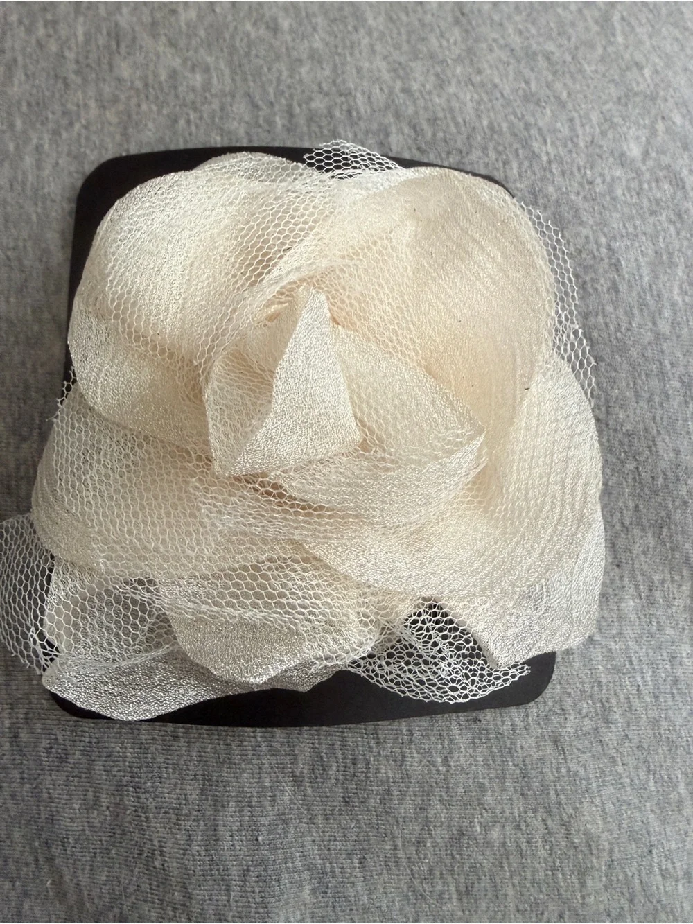 Cream Floral Mesh Hair Clip -  Women's Accessory